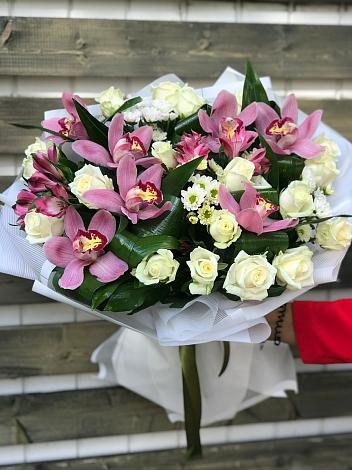 Букет цветов из: Розы и Хризантемы в Бавлах