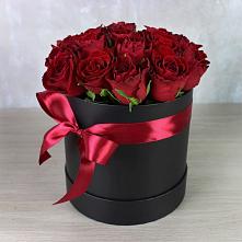 Цветочная композиция из Розы в шляпной коробке в Бавлах